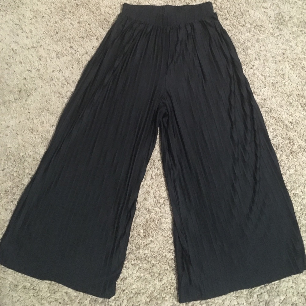 Monki Wide Leg Pleated Trousers